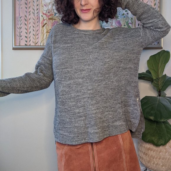 H&M Sweaters - H&M slouchy gray knit sweater with zipper detail